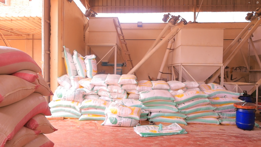 Hammer mill bin, 2–3 tonne capacity
