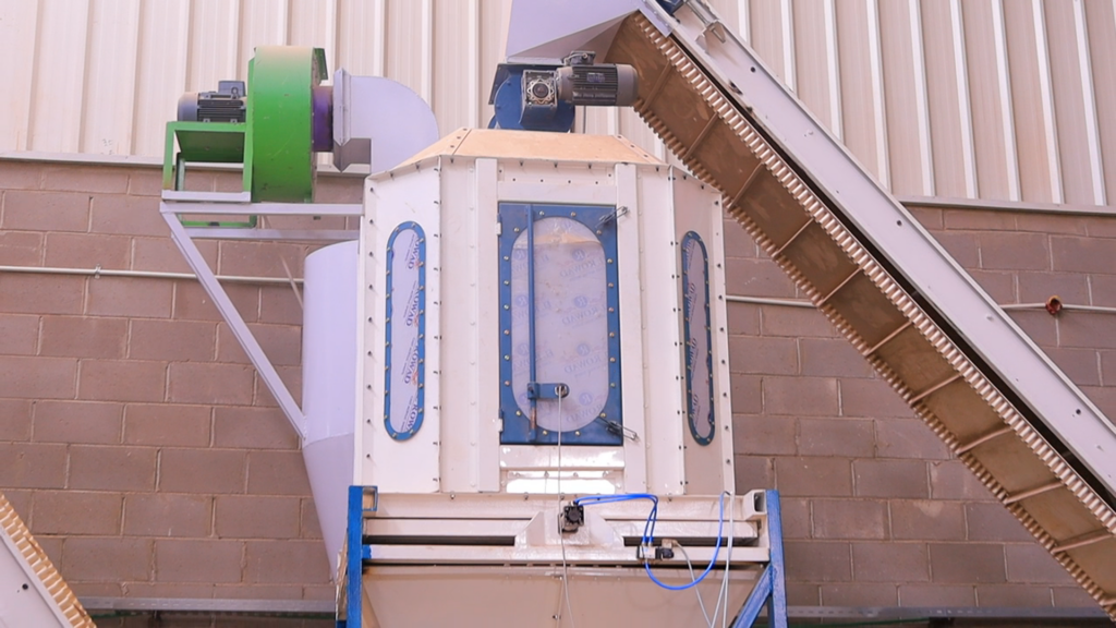 1-tonne feed mixer